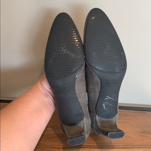 STUART WEITZMAN Gray Textured Block Heels - Picture 11 of 12